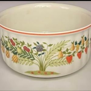 Vintage Villeroy and Boch Vilbofour Bon Appetite  7-3/4” Serving Bowl